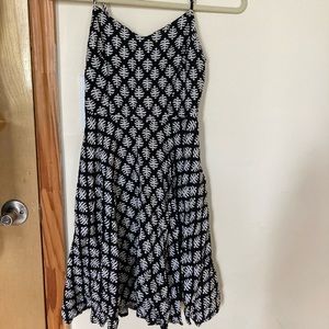 Old Navy X-Small Black and White Patterned Dress